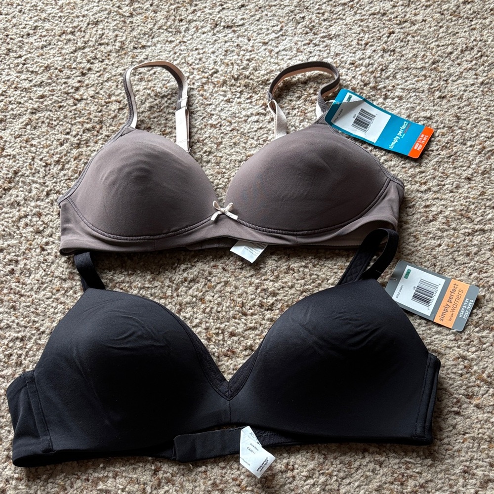 NWT 2 Warner’s wire free Bras size 34B